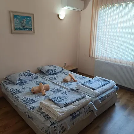 Konukevi атес Kavarna