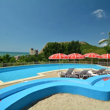 Kavarna Hotel * קברנה